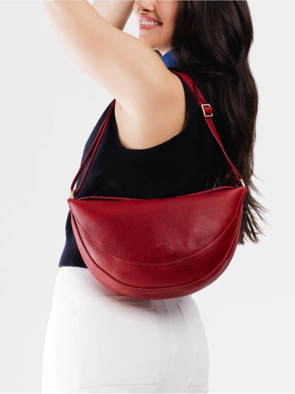 Portland Leather Large Koala Sling Crossbody Shoulder Bag in Chili Red - Picture 3 of 11